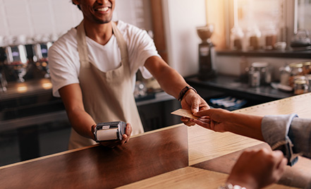 retail customer paying with credit card 